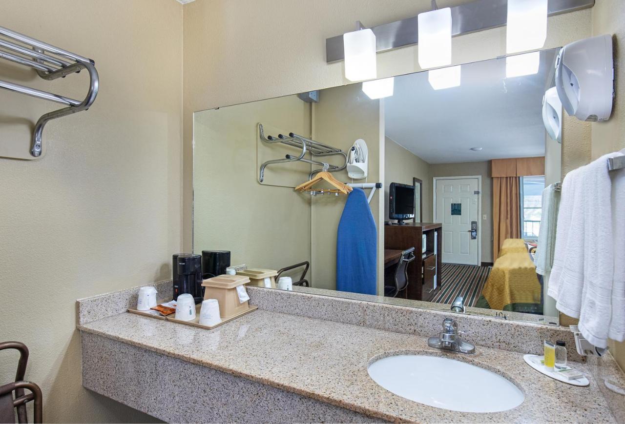 Super 8 By Wyndham West Hotel Nashville