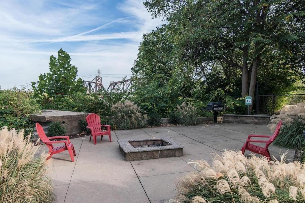 Apartment Captain's Quarters Riverfront #3