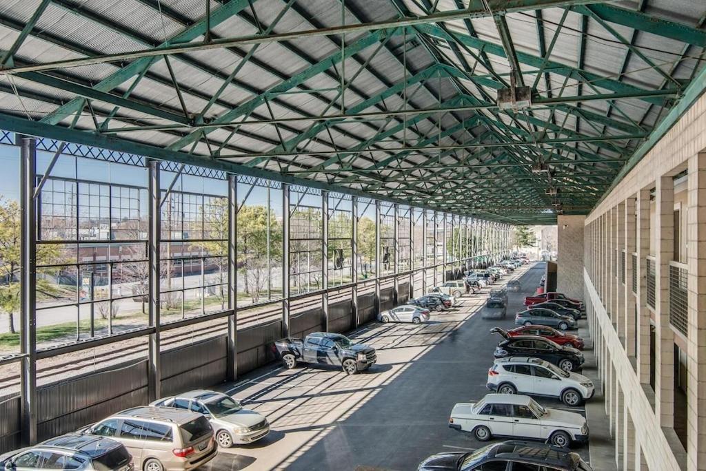 Captain's Quarters Riverfront #3 *