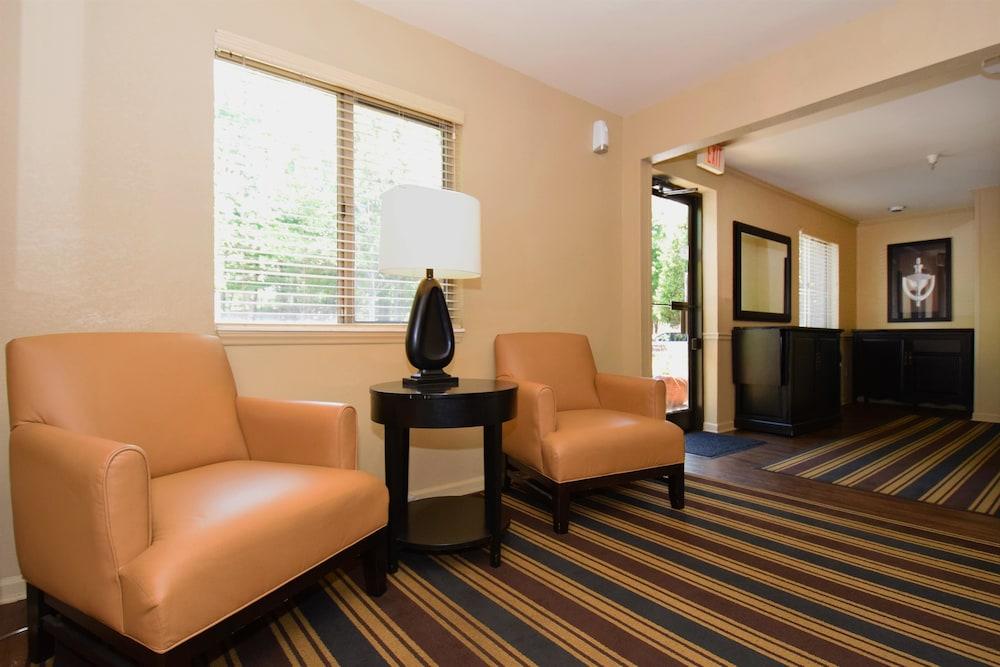 Homestay Suites 2*