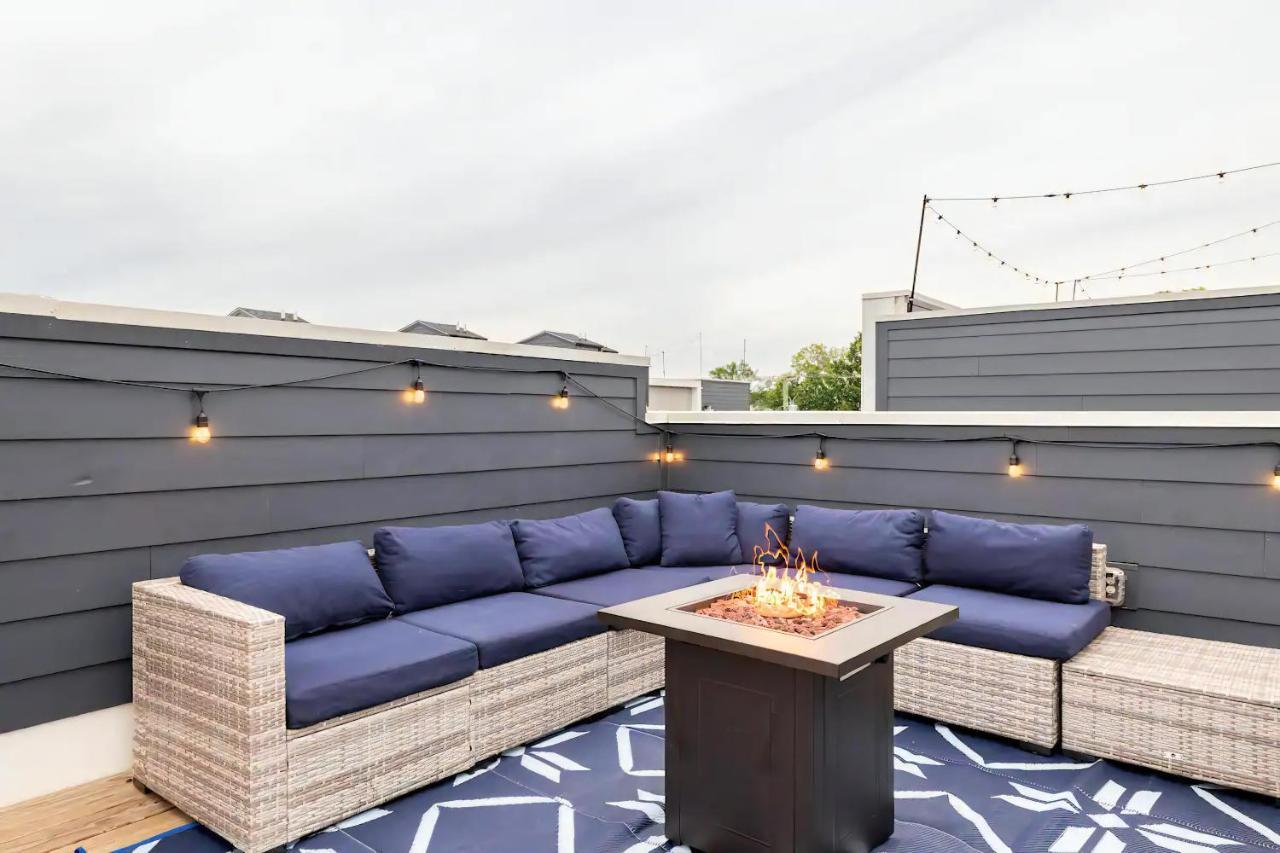 Rooftop Skyline View - Karaoke Stage - 4 Bedroom Holiday home