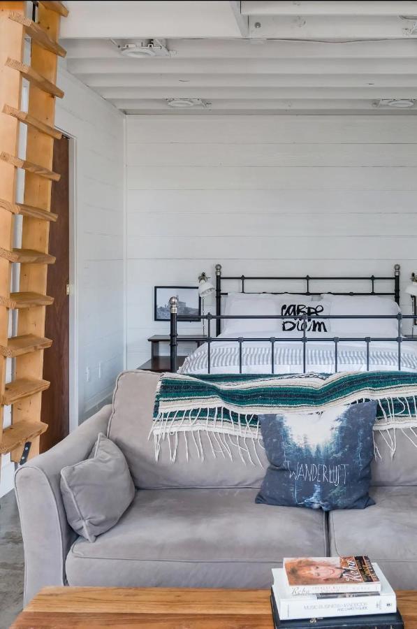 Hip, Cozy With A Fire Pit In Cleveland Park Holiday home