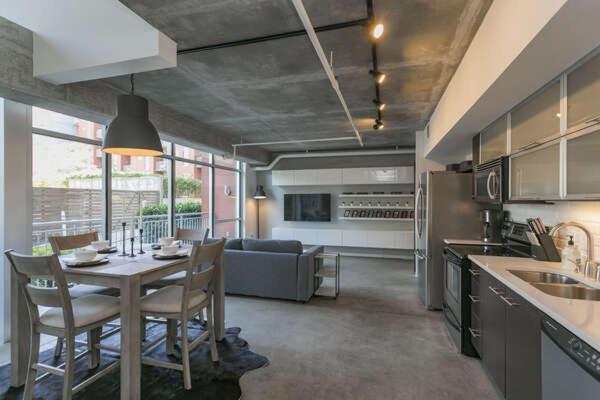 Holiday home Luxe + Modern Johnny Cash Inspired Executive Nashville