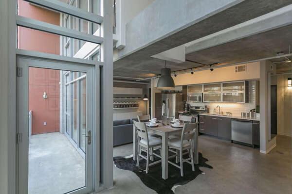 Holiday home Luxe + Modern Johnny Cash Inspired Executive Nashville