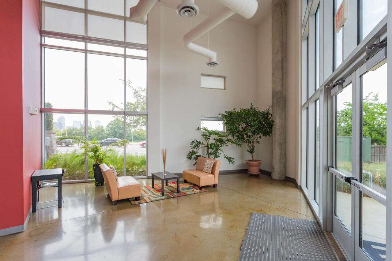 Luxe Two Bedroom Penthouse With Skyline Views, Internet, Gym Holiday home Nashville
