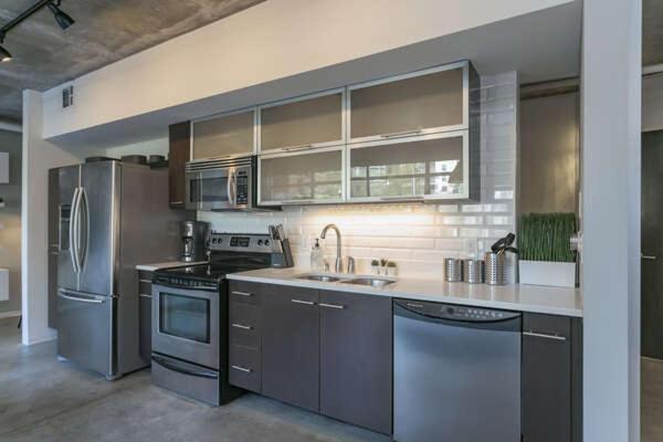 Holiday home Luxe + Modern Johnny Cash Inspired Executive Nashville