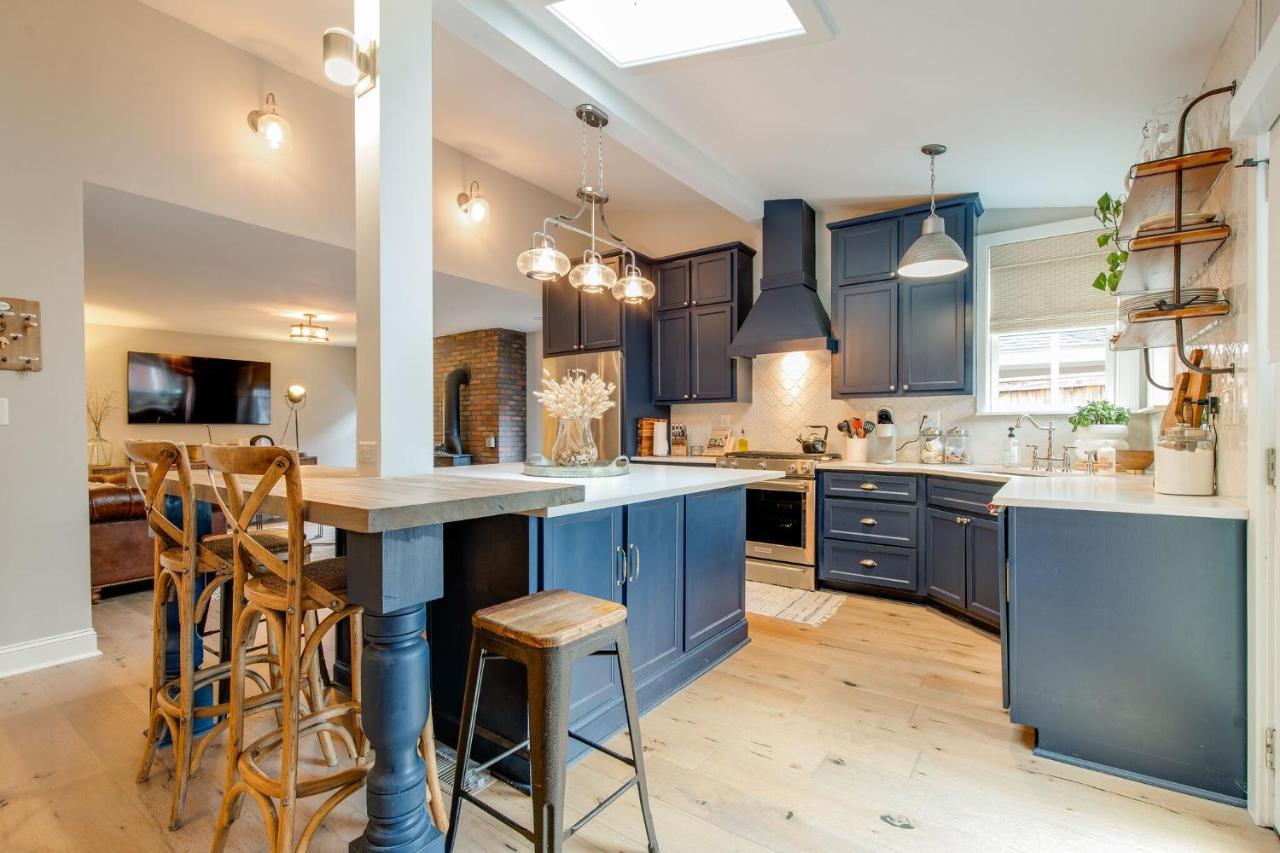 Holiday home 5 Points Walkable & 10 Min To Downtown Nashville