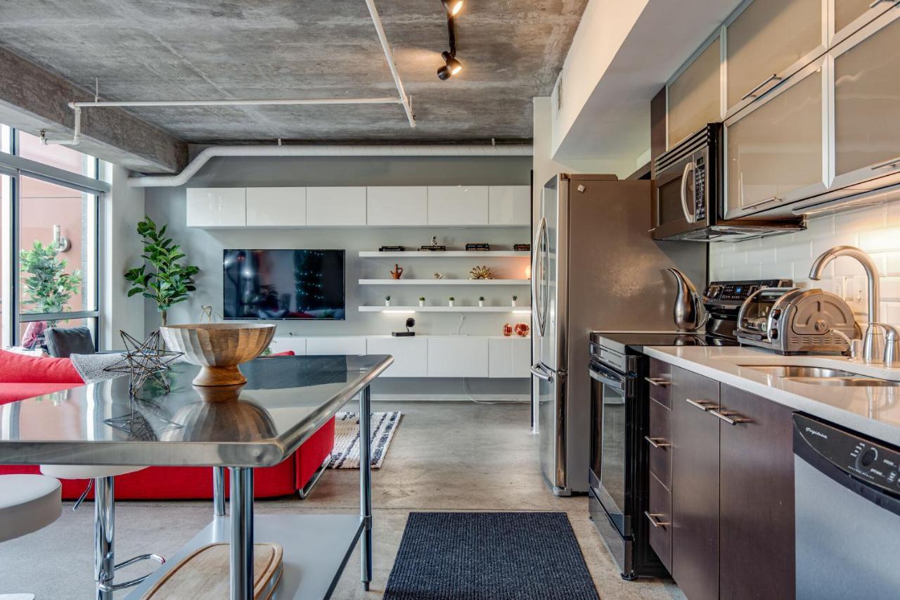 Holiday home Luxe + Modern Johnny Cash Inspired Executive