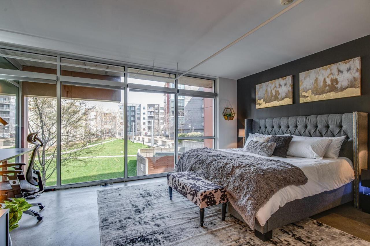 Holiday home Luxe + Modern Johnny Cash Inspired Executive