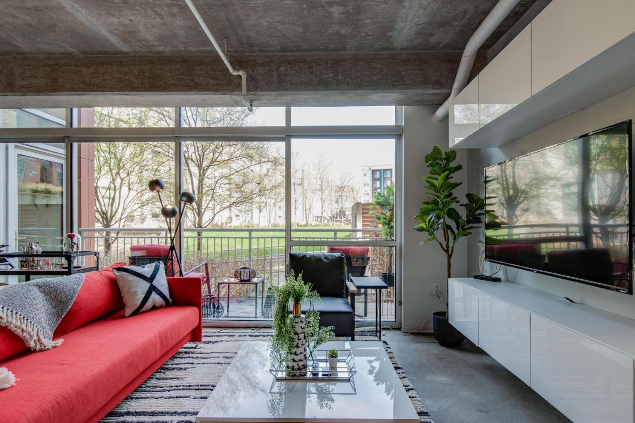 Holiday home Luxe + Modern Johnny Cash Inspired Executive