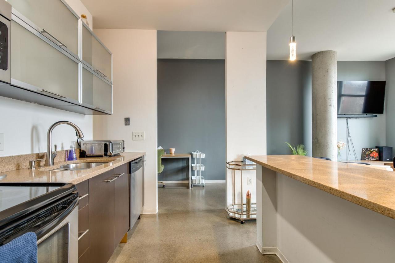 Longterm Just Across The River From Downtown- Fully Equipped For Long Term