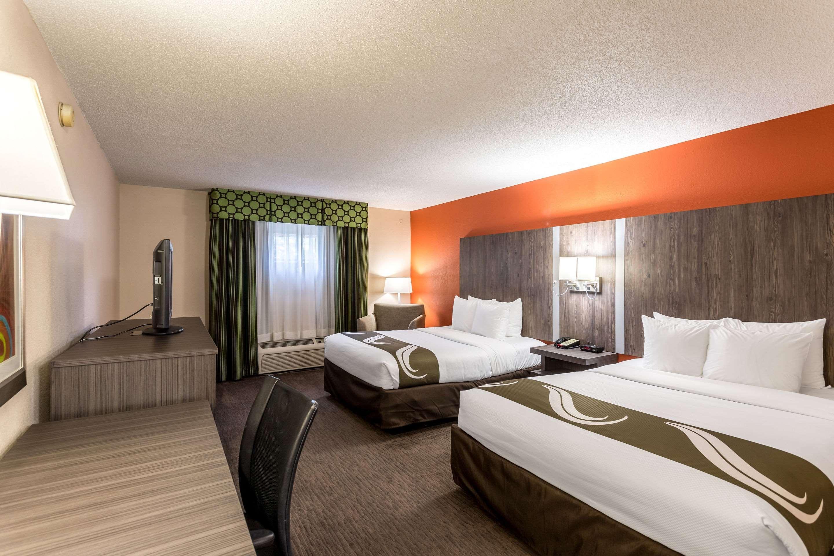 Comfort & Downtown - Stadium Hotel