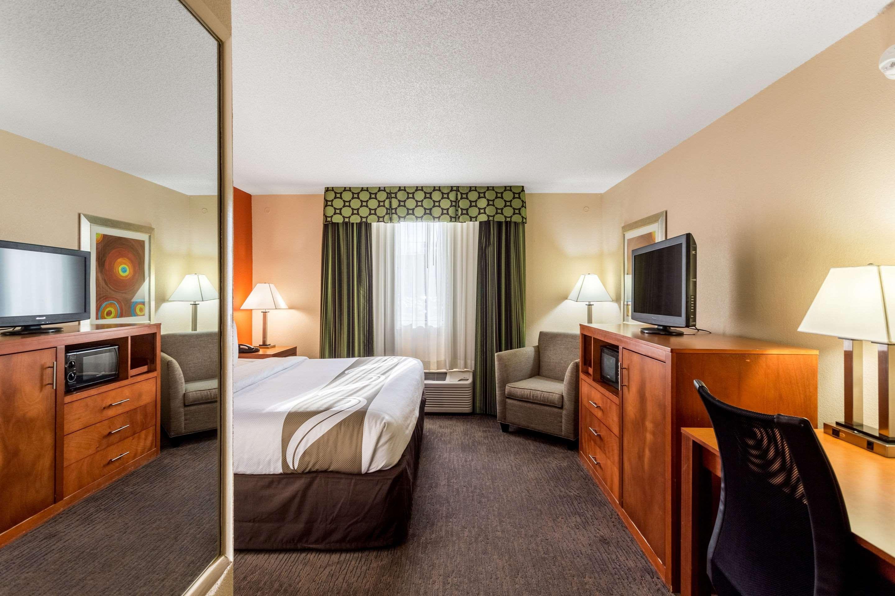 Hotel Comfort & Downtown - Stadium 4*