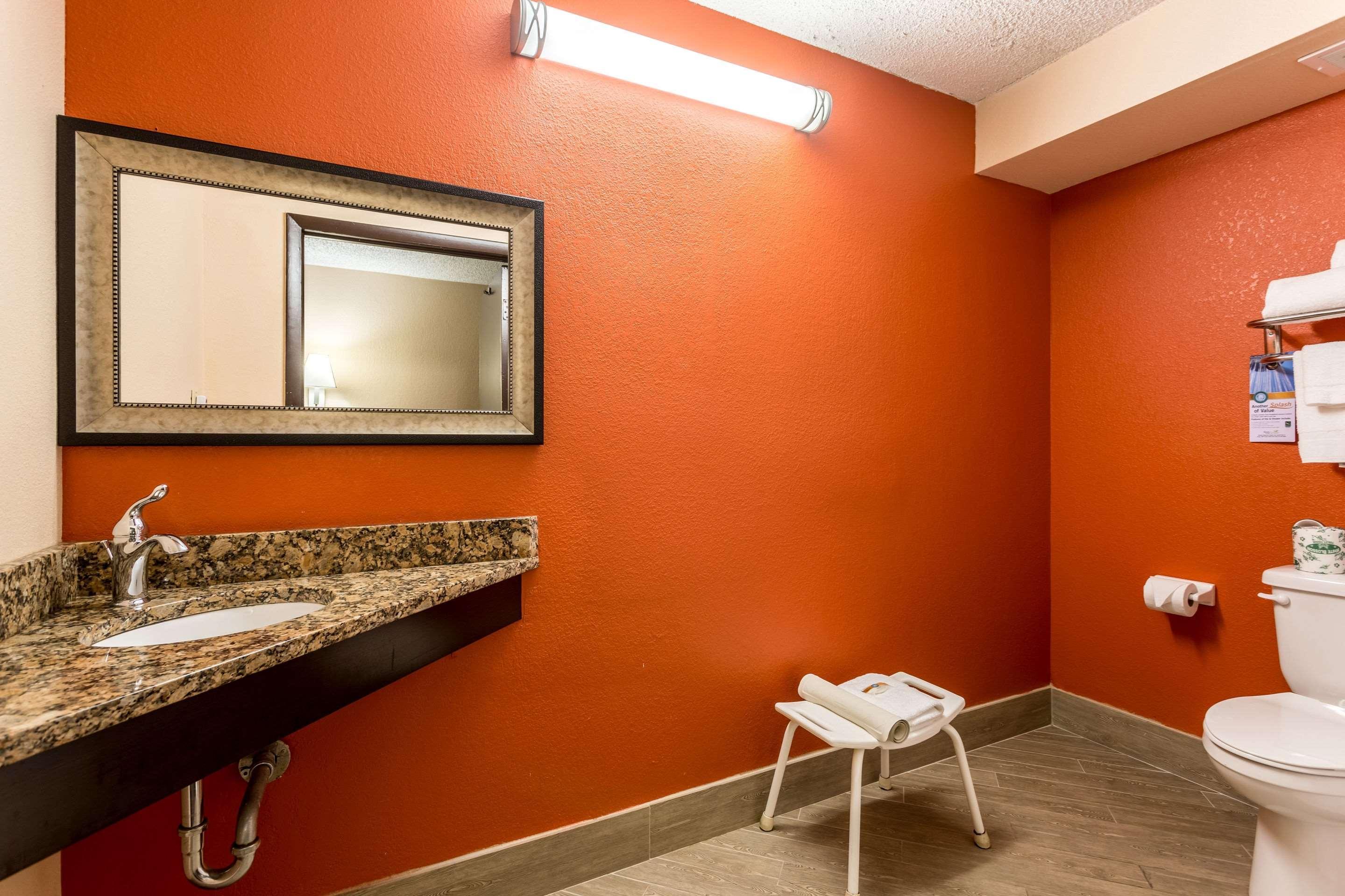 Hotel Comfort & Downtown - Stadium 4*