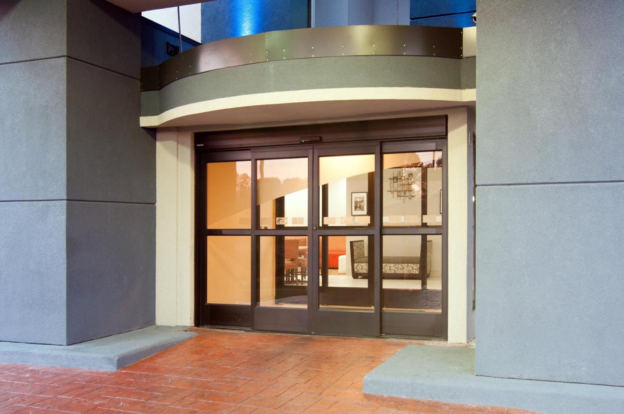 Express & Nashville-i-40 & I-24 Hotel 3*