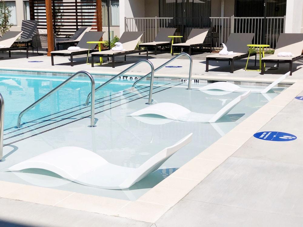 Doubletree By Hilton Airport Hotel 3*