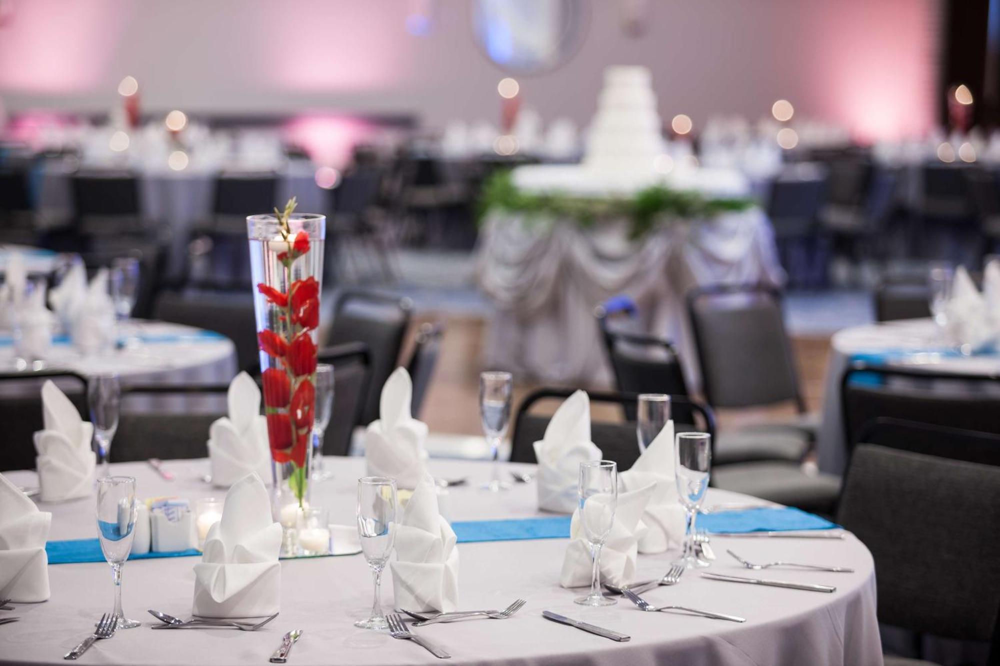 Hilton Garden Vanderbilt 3*