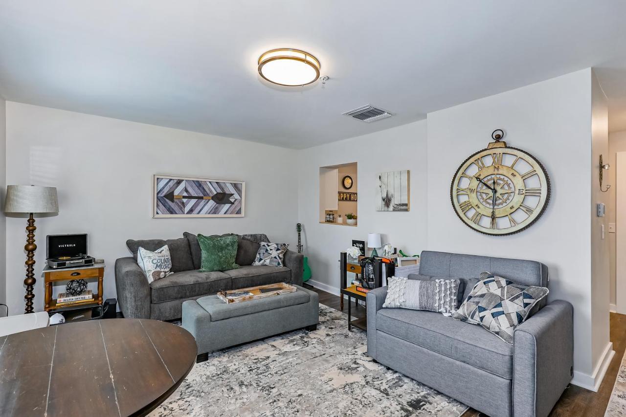 1062 Riverfront Apartment