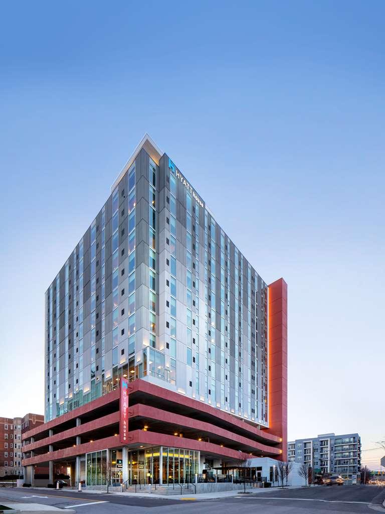 Hyatt House At Vanderbilt Hotel