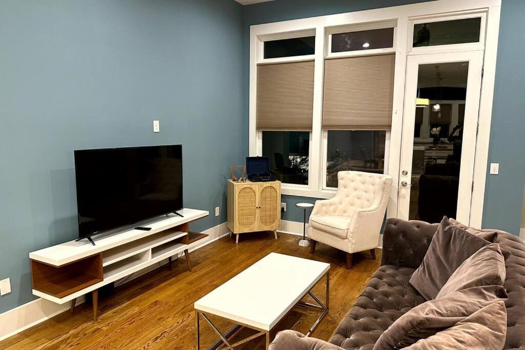 The Painted Muse I Stylish 3br With Rooftop Hot Tub In East Nashville
