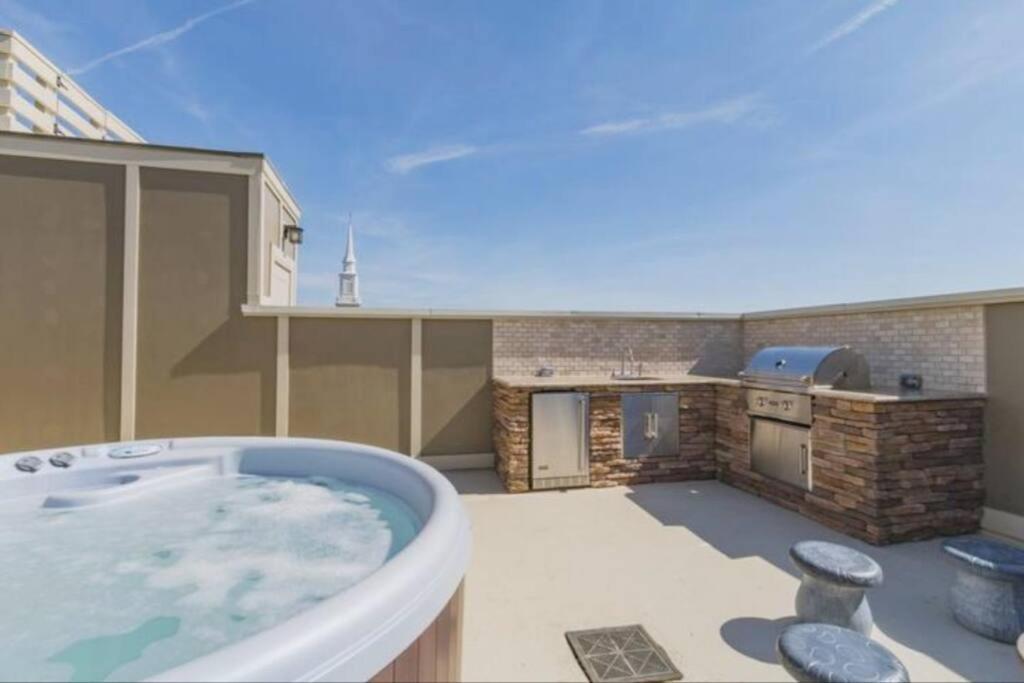 Holiday home The Painted Muse I Stylish 3br With Rooftop Hot Tub In East Nashville