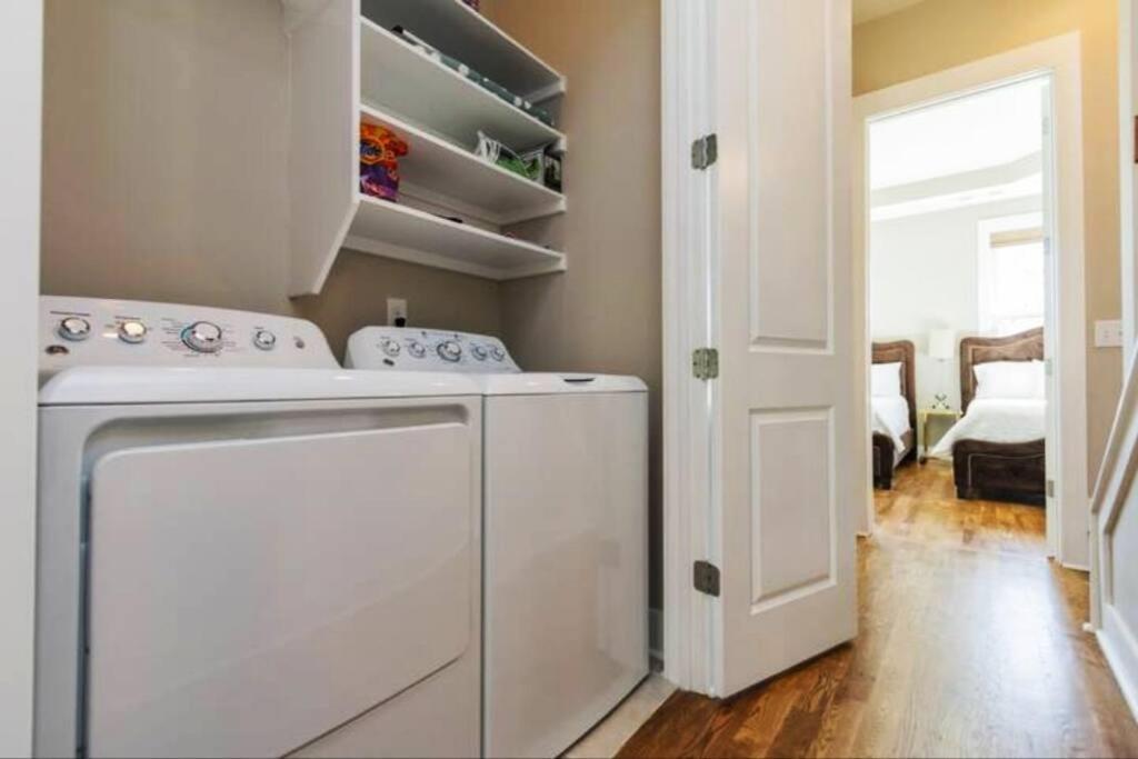Holiday home The Painted Muse I Stylish 3br With Rooftop Hot Tub In East *