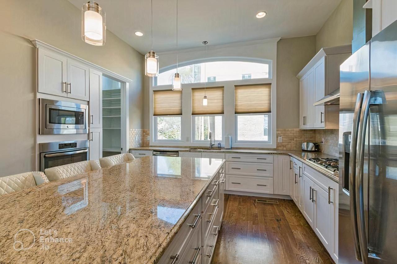 The Painted Muse I Stylish 3br With Rooftop Hot Tub In East