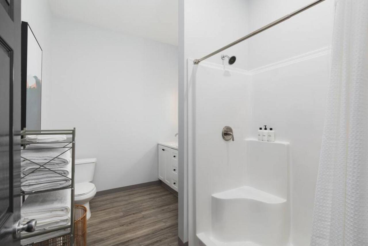 Modern Comfort Only 2 Mile To Downtown Broadway Nashville