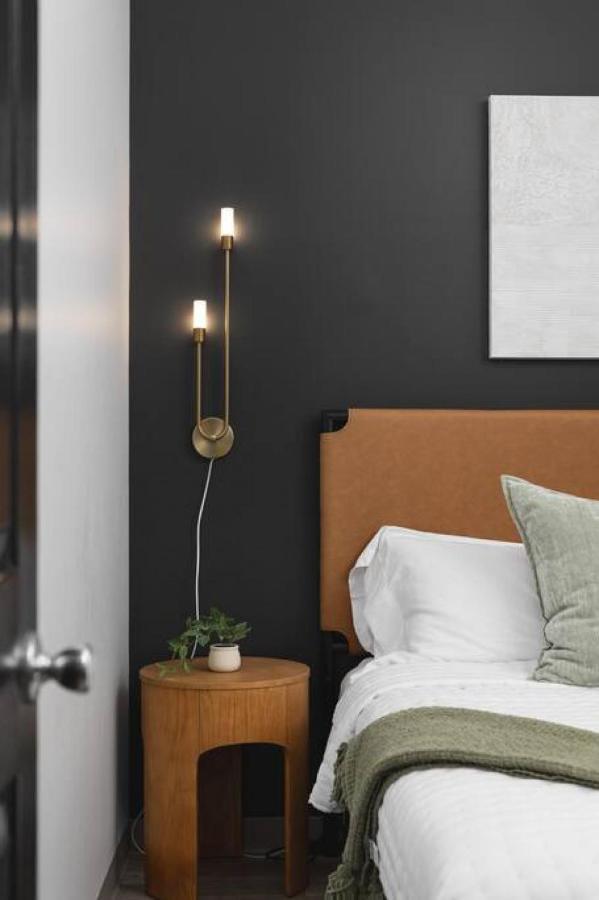 Modern Comfort Only 2 Mile To Downtown Broadway