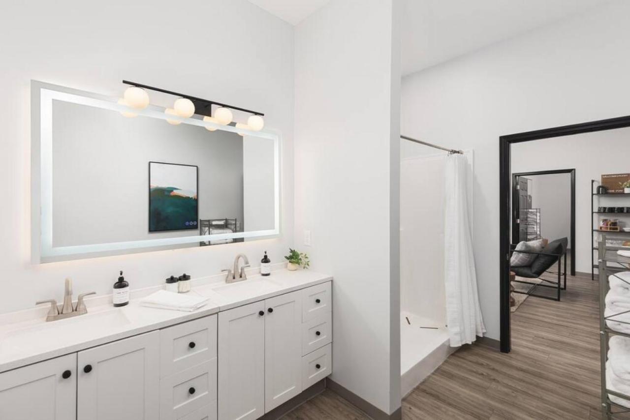 Modern Comfort Only 2 Mile To Downtown Broadway Apartment Nashville