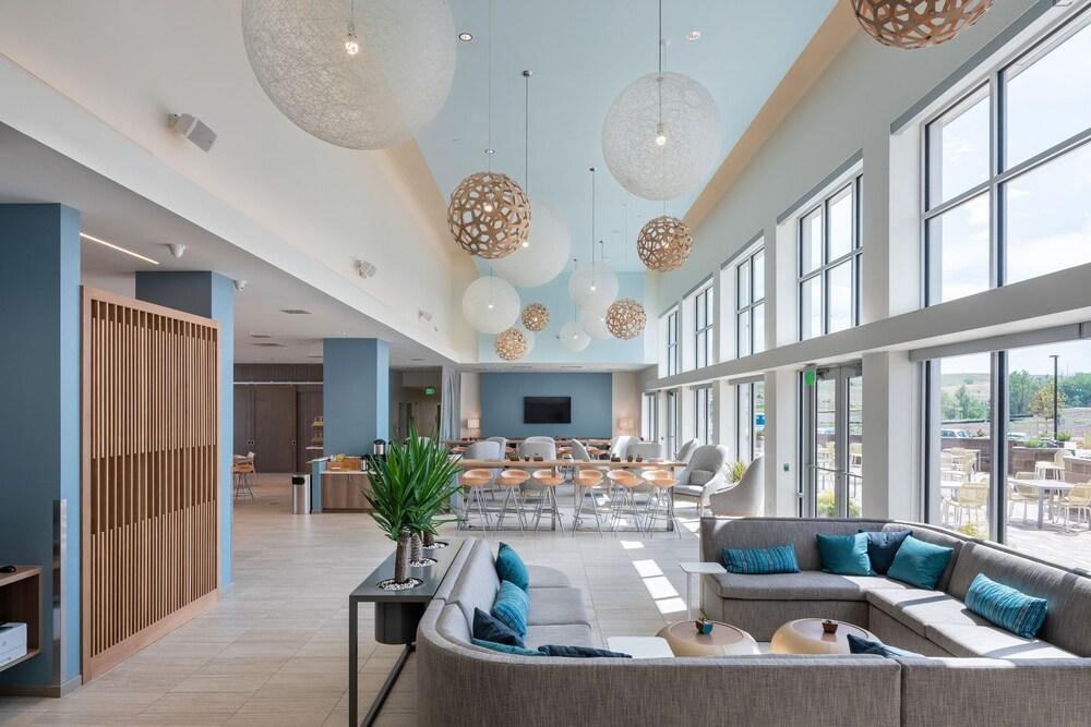 Element Airport Hotel