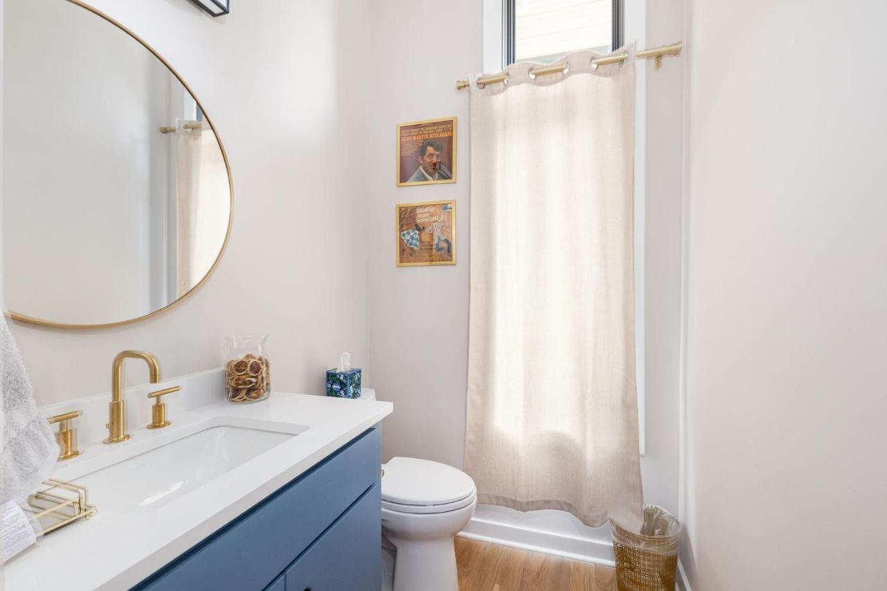 Extra Spacious 4 Bed / 4.5 Bath Music Row *