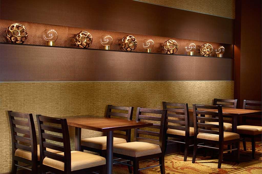 Sonesta Airport Hotel 4*