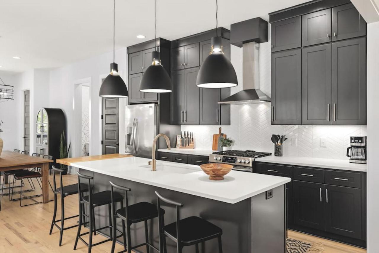 Huge Rooftop Patio At Stunning Spacious House Holiday home Nashville