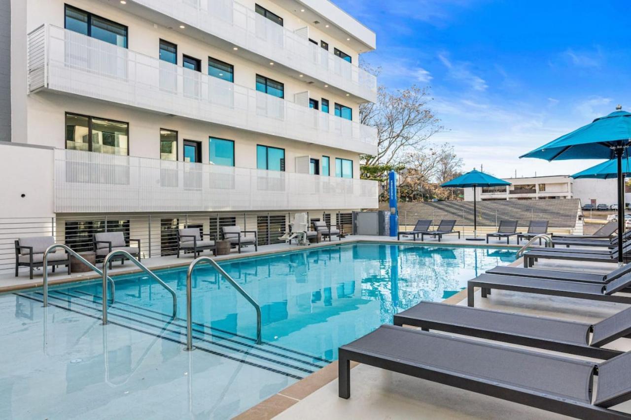 Gulch With Pool Gym Private Patio & Garage Holiday home Nashville