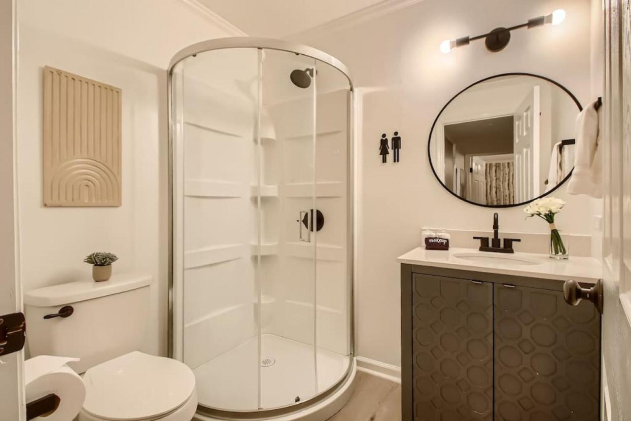 Apartment With Pool And Free Parking Walk Downtown & Germantown *