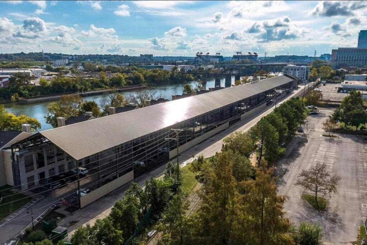 With Pool And Free Parking Walk Downtown & Germantown Nashville