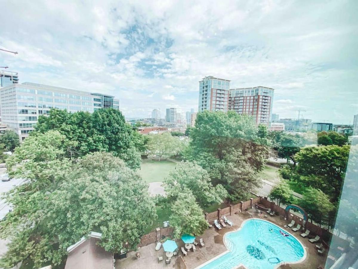 On Famous Music Row - Pool, Parking, Walk To Bars