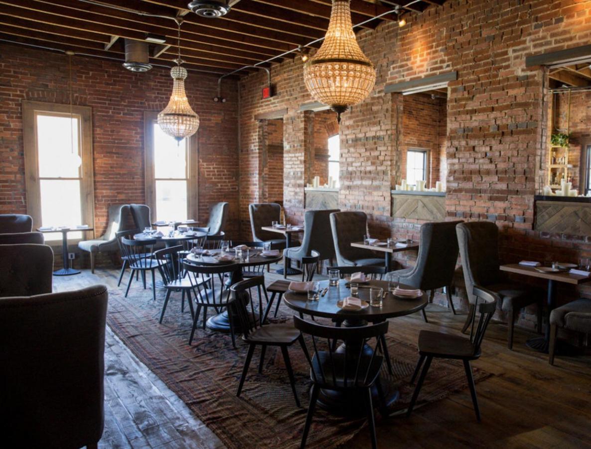 Apartment With Pool And Free Parking Walk Downtown & Germantown *