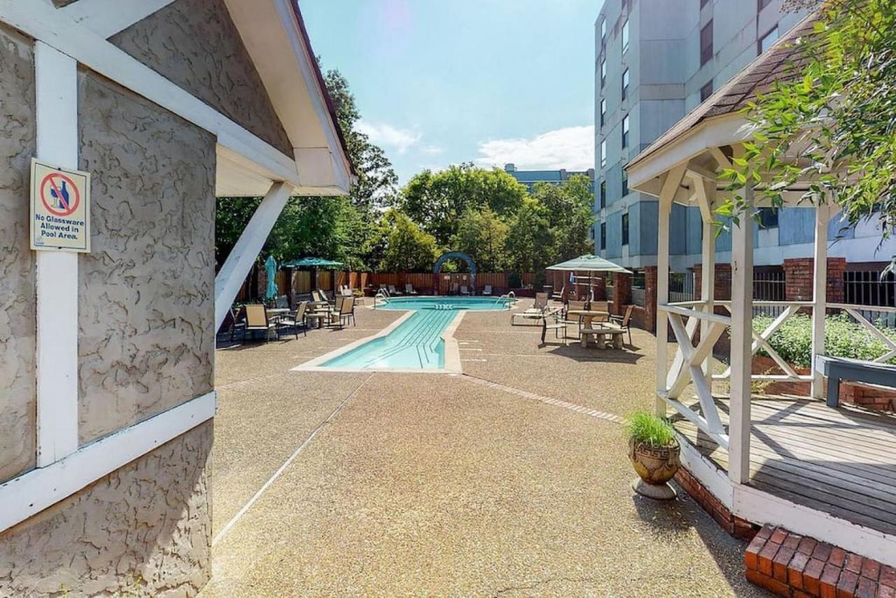 On Famous Music Row - Pool, Parking, Walk To Bars Holiday home Nashville