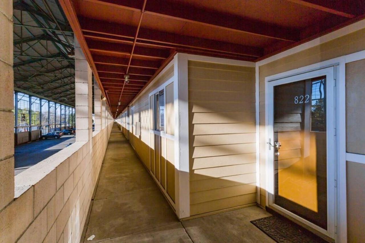 Apartment Walk To Downtown Broadway With Pool, Parking And Patio Nashville