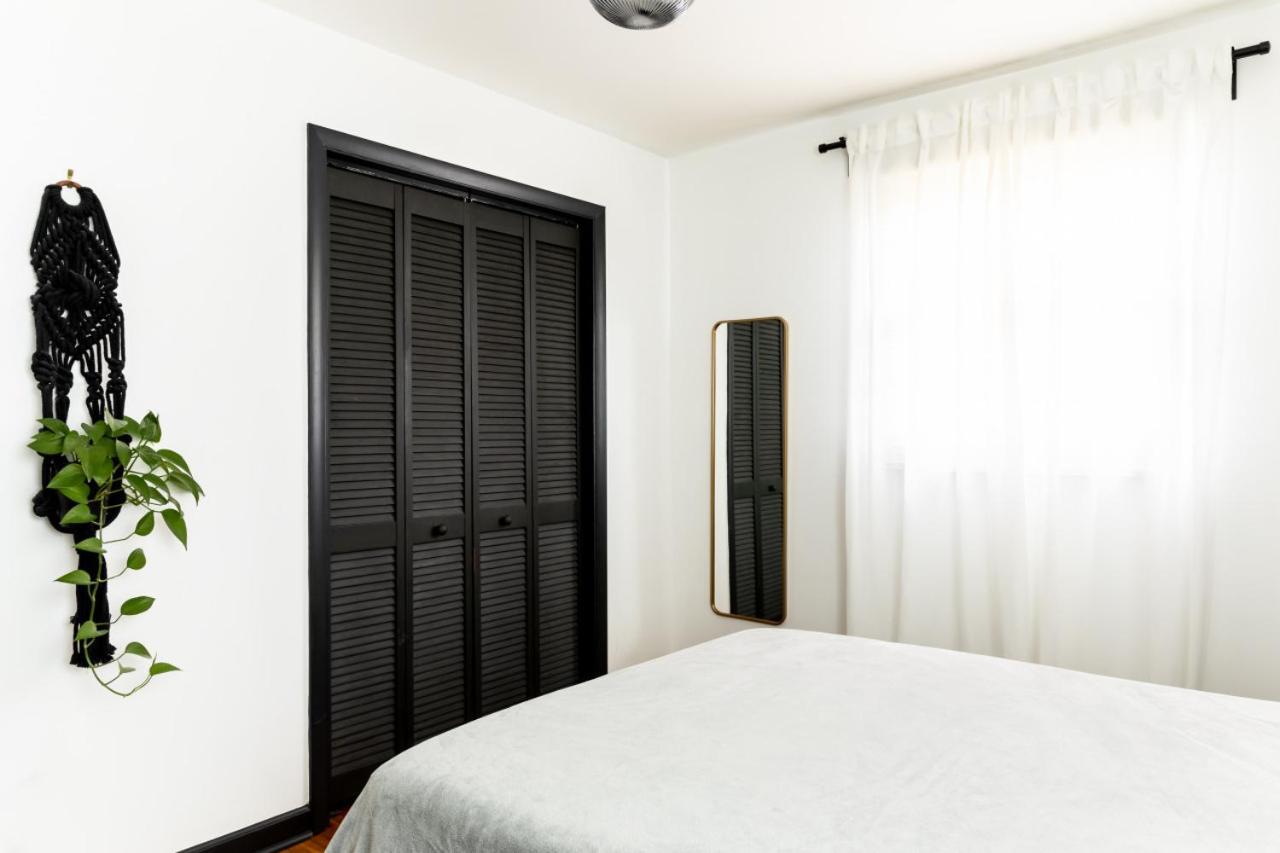 Mid-century Modern Near Downtown With Free Parking *