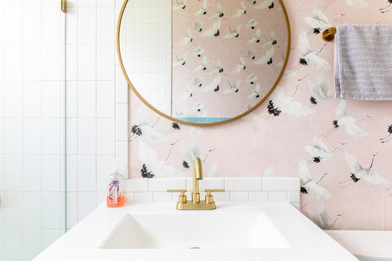 Mid-century Modern Near Downtown With Free Parking *