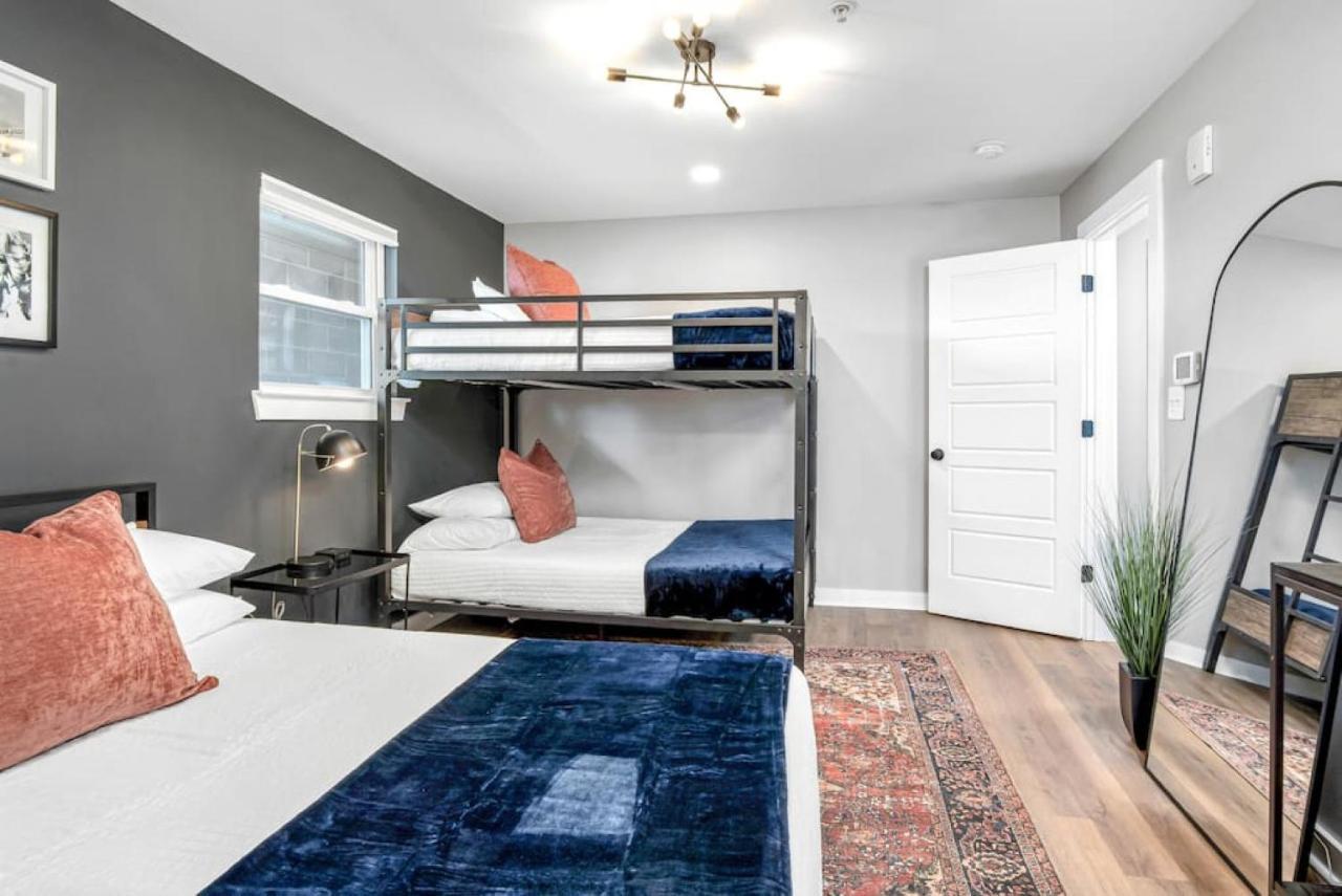 Walk To Downtown Broadway With Pool, Free Parking, And Gym Apartment *