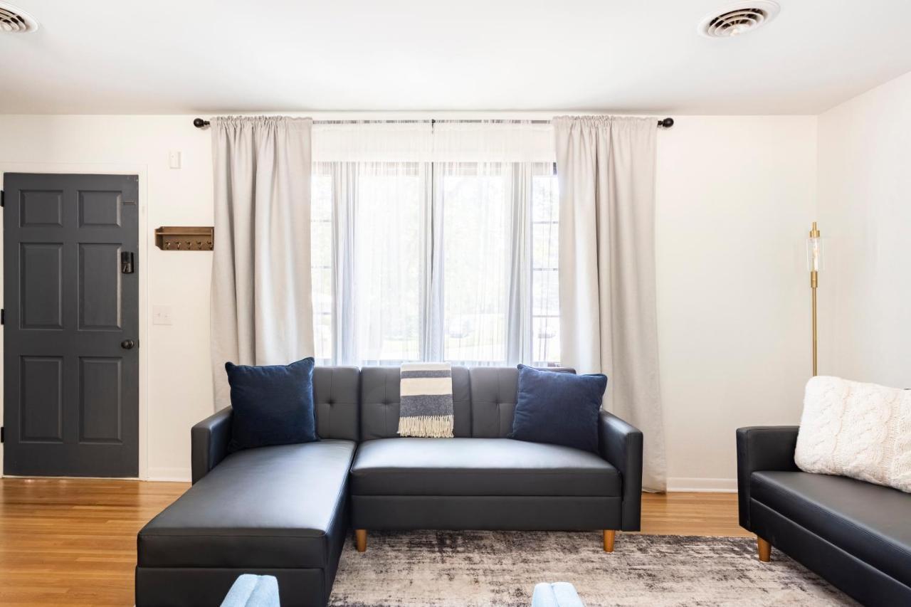 Spacious In A Quiet Neighborhood *