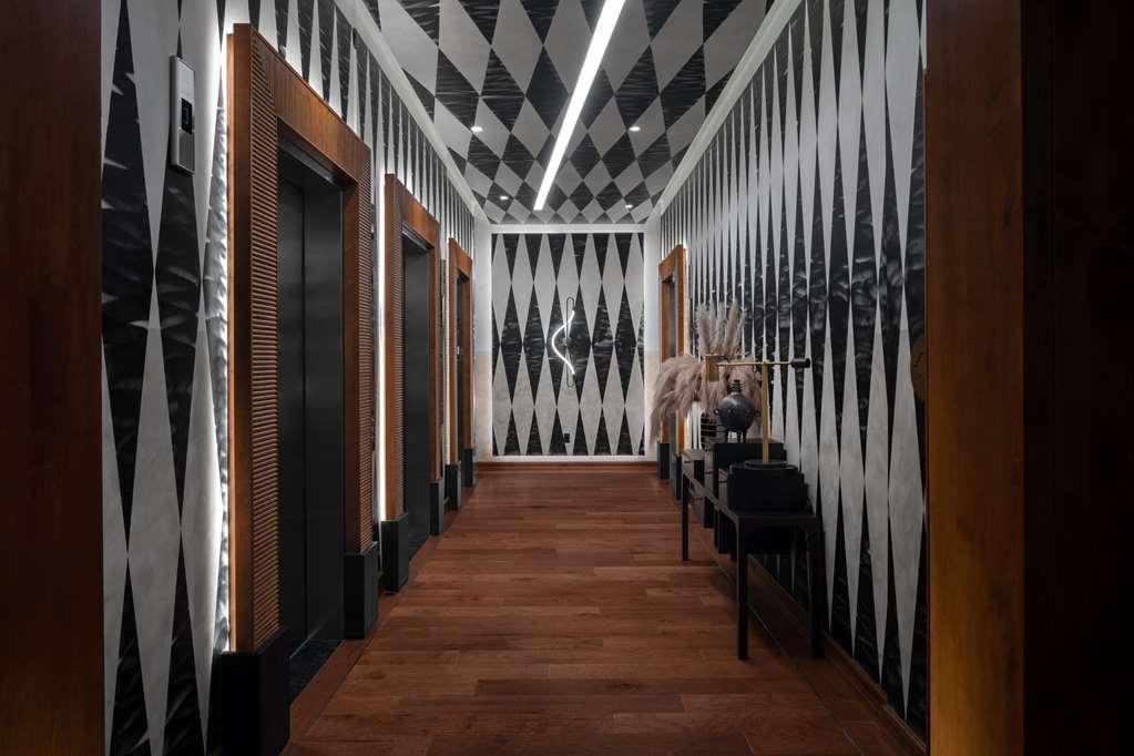 Fraye Curio Collection By Hilton Hotel *