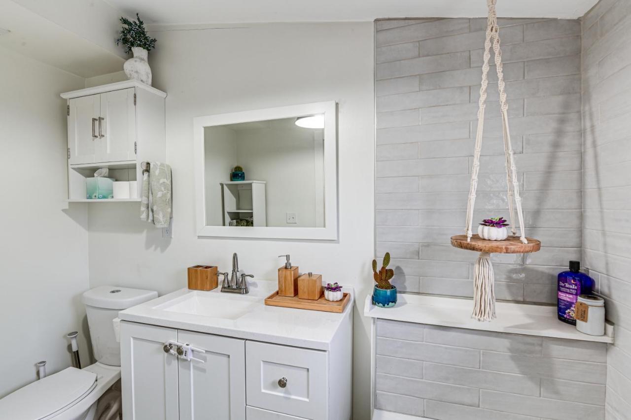 Holiday home Charming With Fire Pit, Indoor Sauna! Nashville