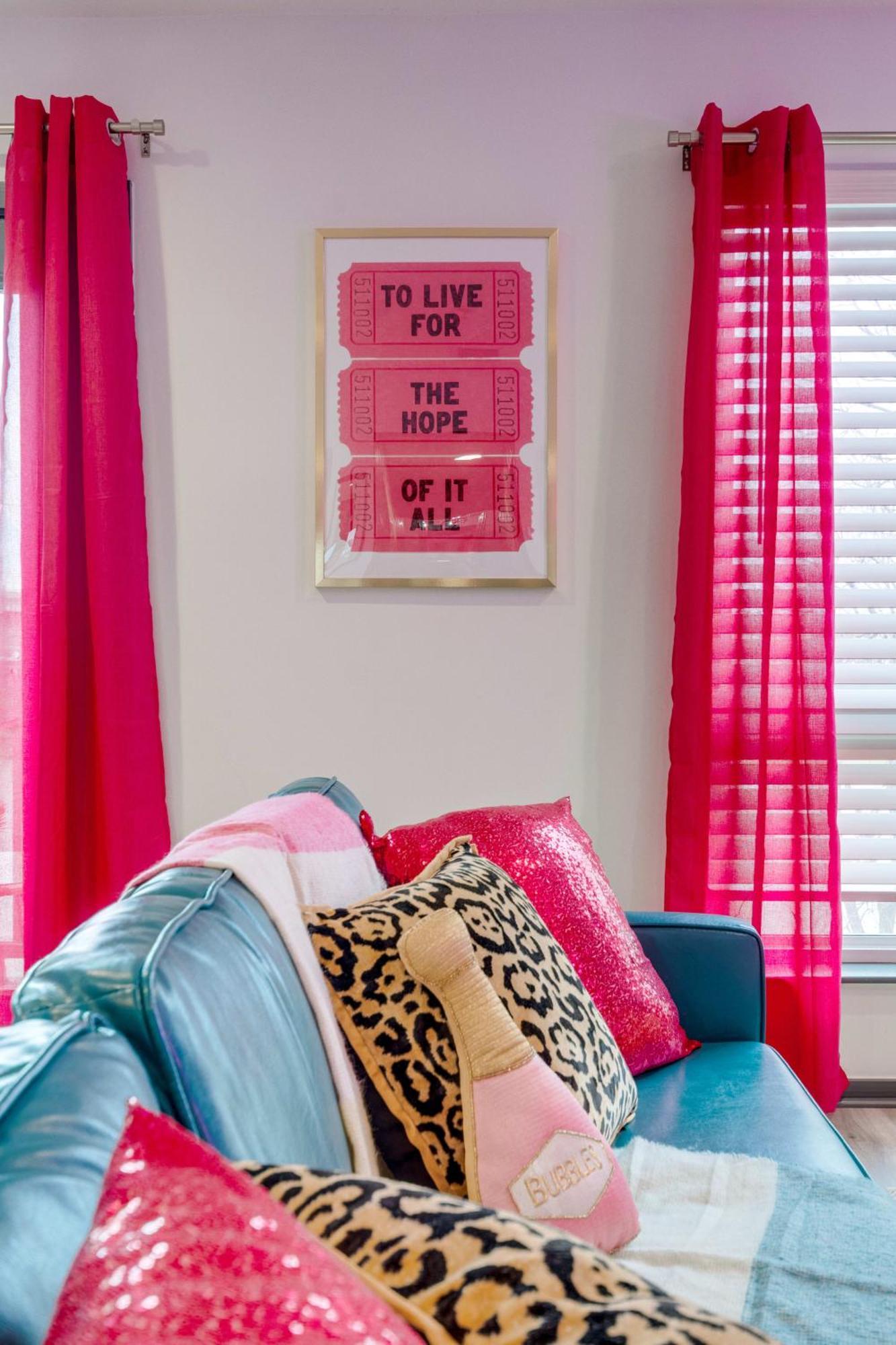 Swifties Sittin By The Water Apartment Nashville