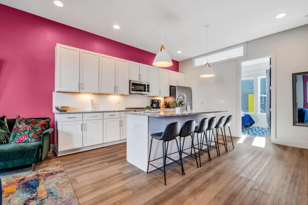 New Pink Howdy Oasis 13 Beds Rooftop View Parking Holiday home *