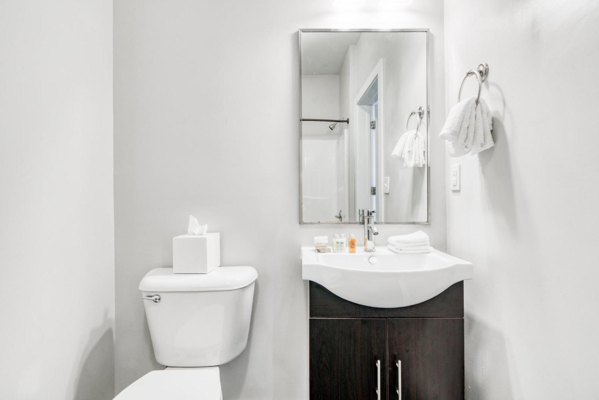 Cozysuites Music Row Bold 1br W Free Parking Apartment *